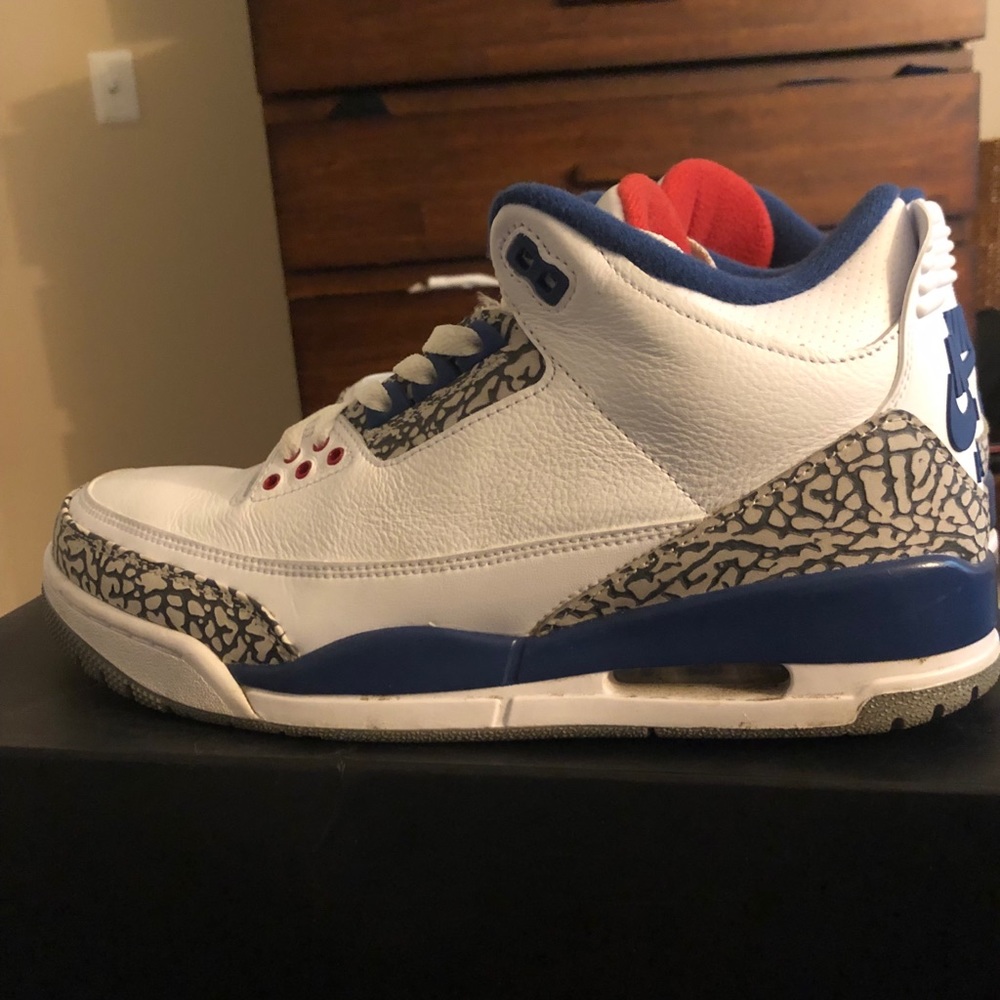 Jordan True Blues 3s